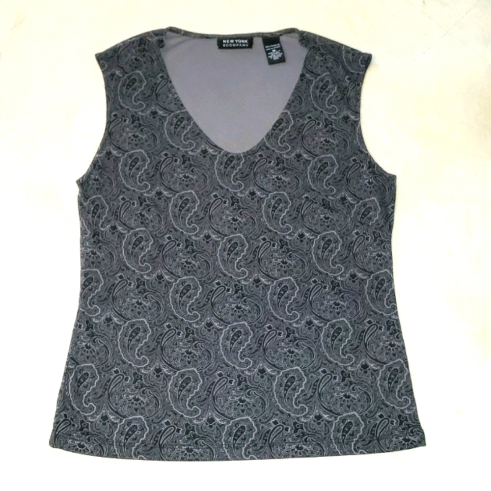 New York and Company Paisley Top (Size M) EUC